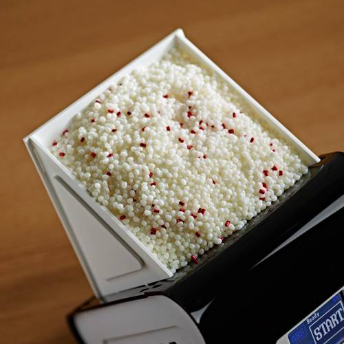 The Strooder filament extruder has a 750g hopper for abs or pla plastic pellets